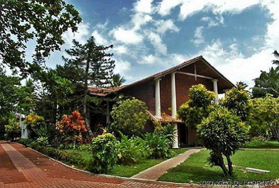 Yoho Rivi Ras Hotel Dehiwala-Mount Lavinia Екстер'єр фото