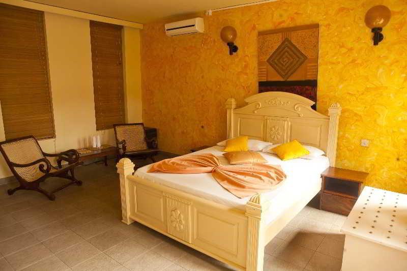 Yoho Rivi Ras Hotel Dehiwala-Mount Lavinia Екстер'єр фото