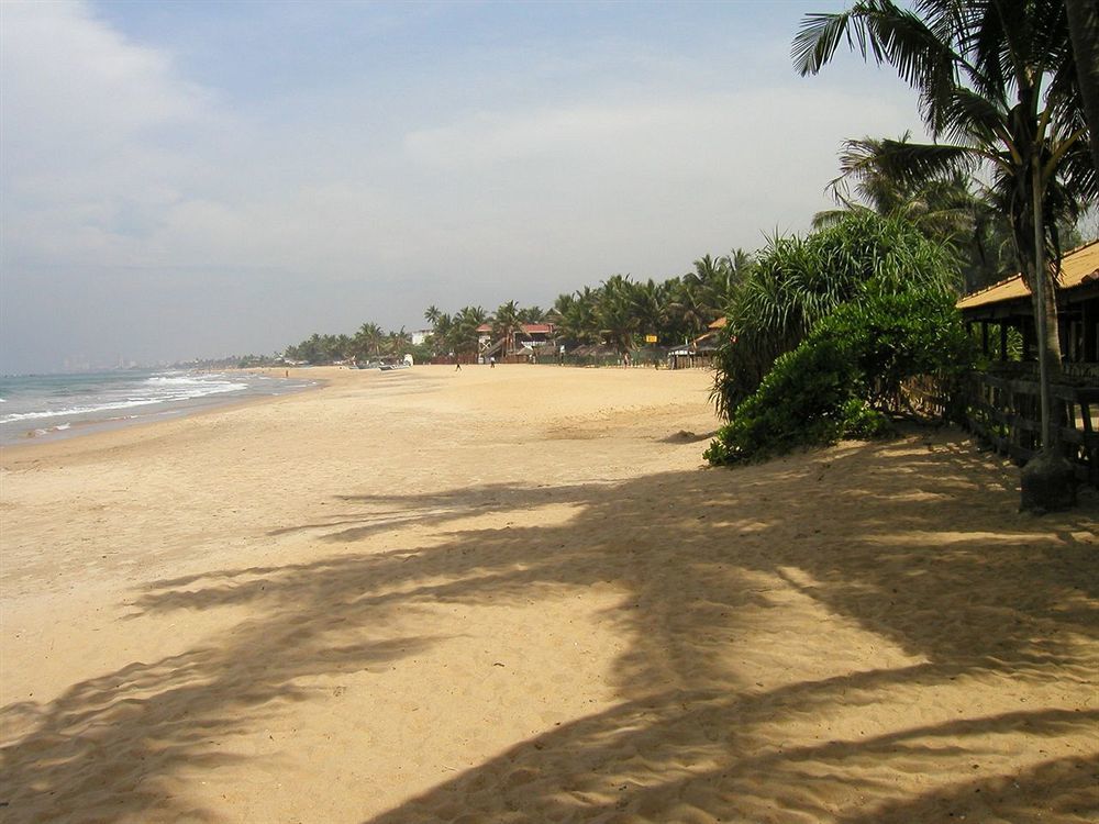 Yoho Rivi Ras Hotel Dehiwala-Mount Lavinia Екстер'єр фото