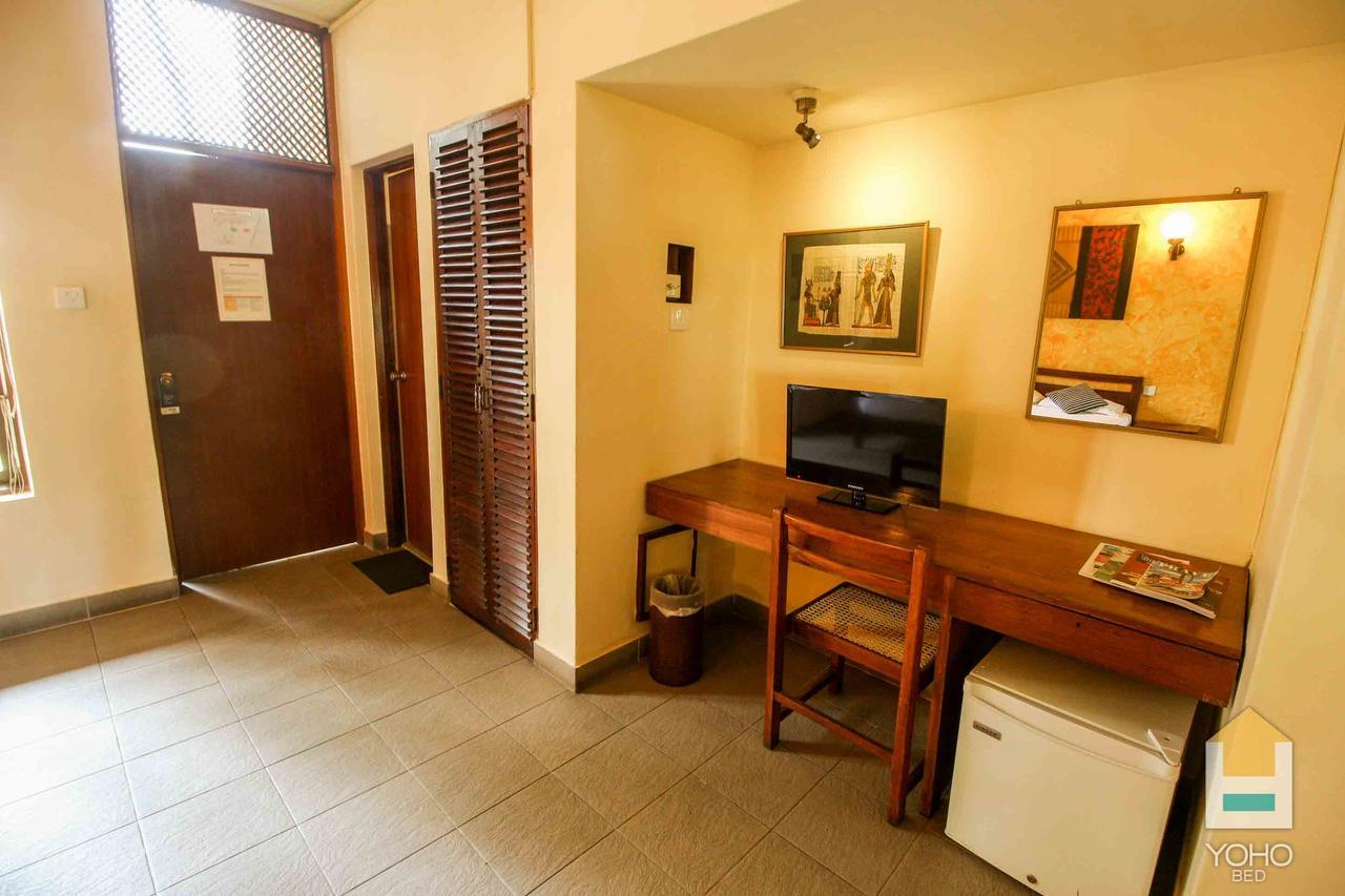 Yoho Rivi Ras Hotel Dehiwala-Mount Lavinia Екстер'єр фото