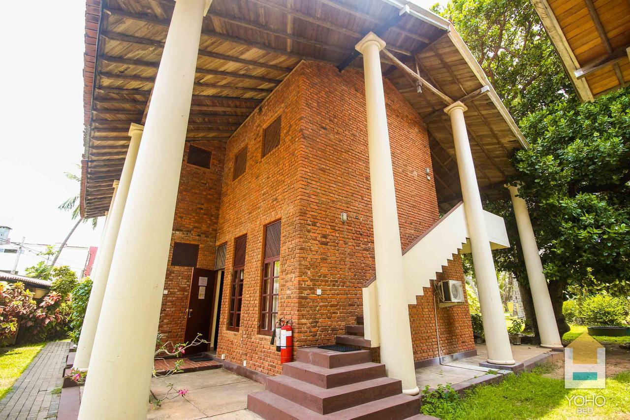 Yoho Rivi Ras Hotel Dehiwala-Mount Lavinia Екстер'єр фото