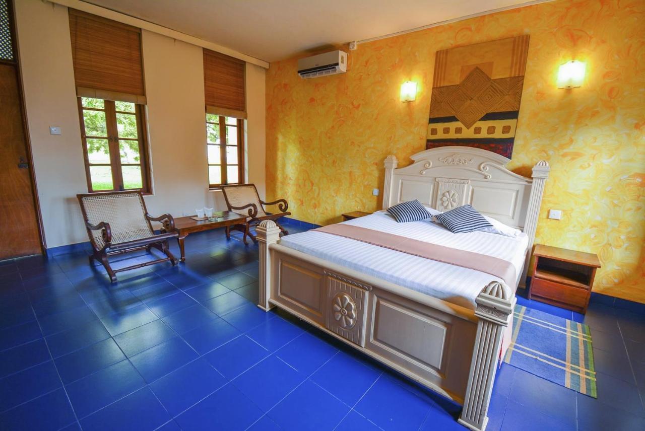Yoho Rivi Ras Hotel Dehiwala-Mount Lavinia Екстер'єр фото